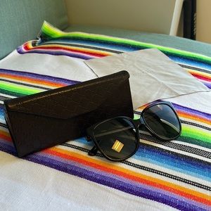 GUCCI sunglasses 😎 brown gucci womens sunglasses with case and cleaning cloth